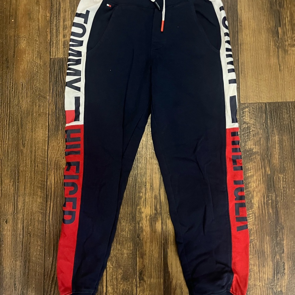 Boys Tommy Hilfiger hoodie & sweat pants 
Size 8/10 - Picture 3 of 5